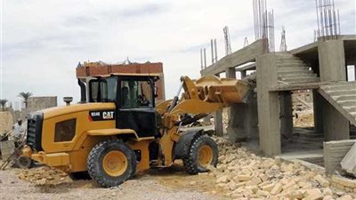 إزالة التعديات عن ١٣٦ فدان أملاك دولة ببني مزار