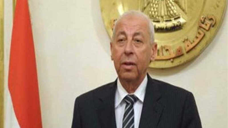 محافظ أسوان يبحث