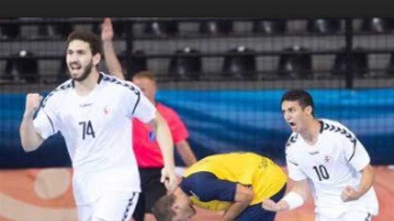 أبو المجد يمنح ناشئي