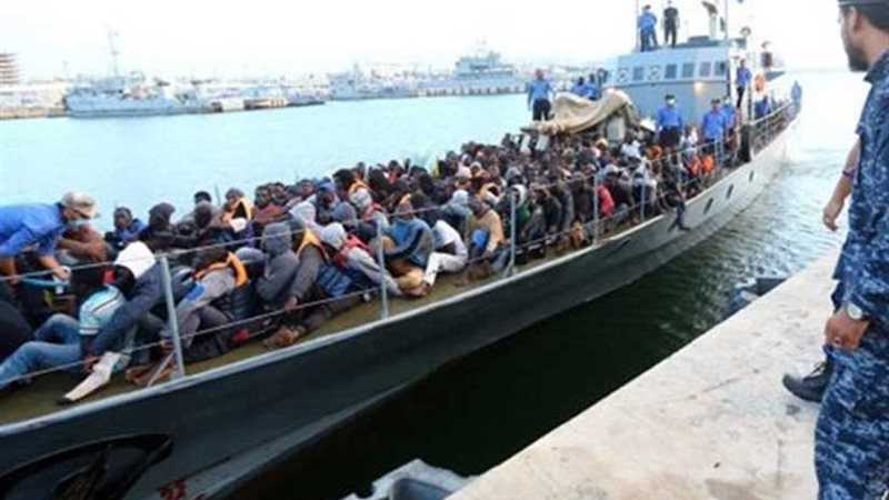 سفينة إنقاذ تنتشل