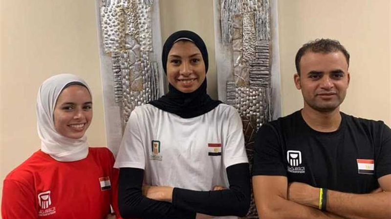 رضوى ونور وصلاح يوجهون