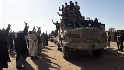 وحدات من الجيش الوطنى الليبي تدخل مرزق وسط ترحيب من الأهالي