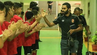 الأهلي يصل برج العرب استعدادًا لاطلع بره.. صور