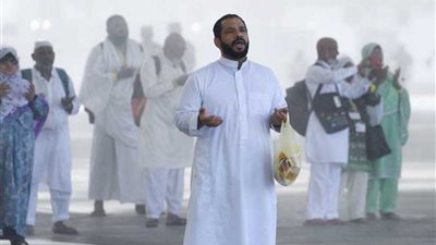 هطول أمطار متوسطة على مشعر منى