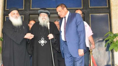 قساوسة البحيرة هنَّأوا المحافظ بالورود.. الحدائق كاملة العدد وتواصل استقبال الزوار احتفالًا بالعيد