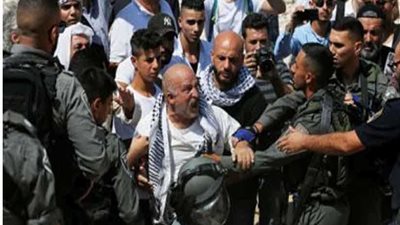 جيش الاحتلال الإسرائيلي: الجنود عصبوا أعين فلسطينيين بما يخالف التعليمات