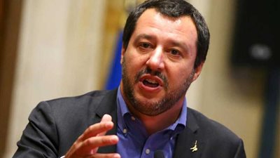 وزير الداخلية الإيطالي: أعمل على تجنب إنزال 500 مهاجر على أراضينا