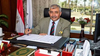 عوض رئيسًا لميناء دمياط وشاهين لهيئة ميناء الإسكندرية