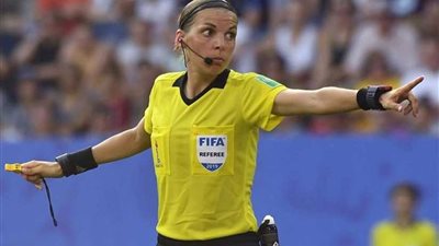 حكم السوبر الأوروبي: لست خائفة من إدارة المواجهة بين ليفربول وتشيلسي