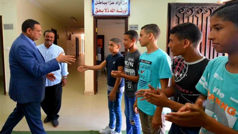 محافظ البحيرة يشارك