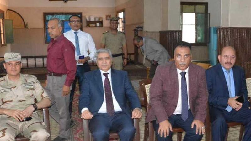 بالصور.. محافظ المنيا