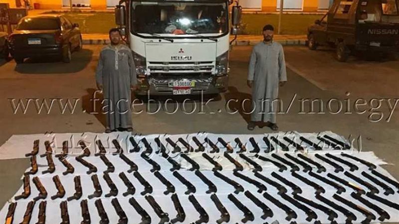 ضبط 100 بندقية بمخابئ