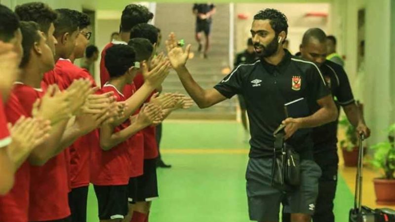 الأهلي يصل برج العرب