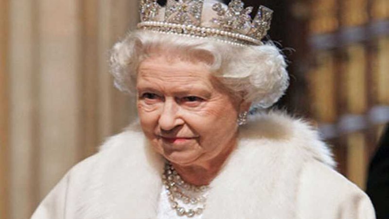 ملكة بريطانيا تتهم