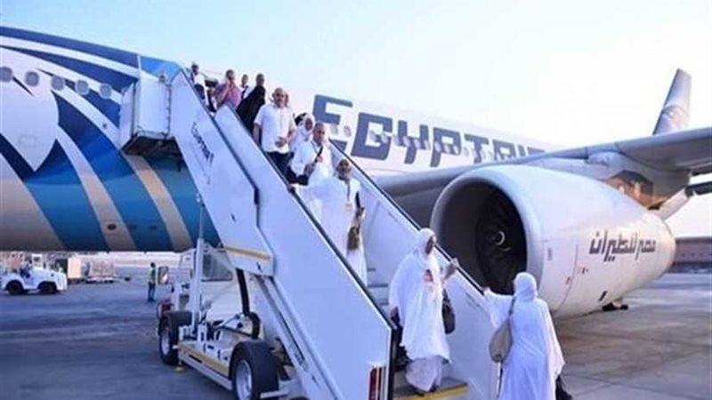 مطار القاهرة يستقبل