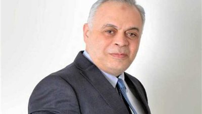 أشرف زكي يتقدم بأوراق ترشحه لانتخابات الزمالك