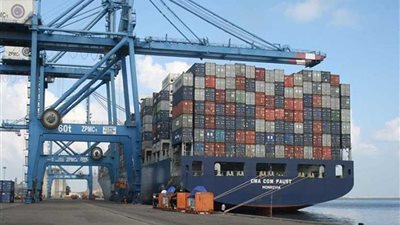 ميناء دمياط يستقبل 9 سفن حاويات وبضائع عامة