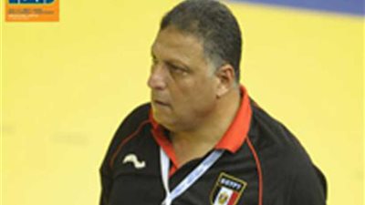 رئيس بعثة اليد: أولادنا قادرون على تحقيق إنجاز اللقب