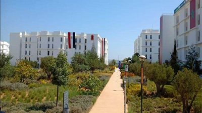 رفع علم مصر على مقر الإقامة بالمغرب استعدادا لدورة الألعاب الإفريقية