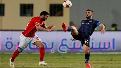 التعادل السلبي يفرض كلمته على الشوط الأول من موقعة الأهلي وبيراميدز