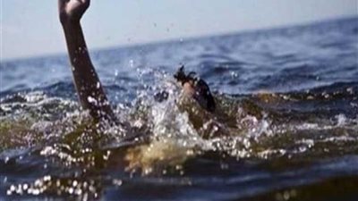 إنقاذ طالب ألقى بنفسه من فوق كوبري الساحل