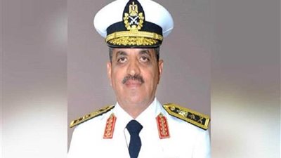 محافظ الاسماعيلية يهنئ رئيس هيئة قناة السويس الجديد والفريق مميش