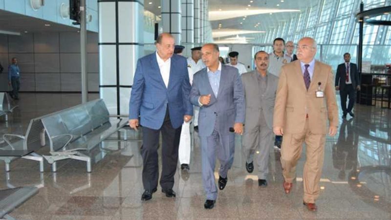 وزير الطيران يتفقد