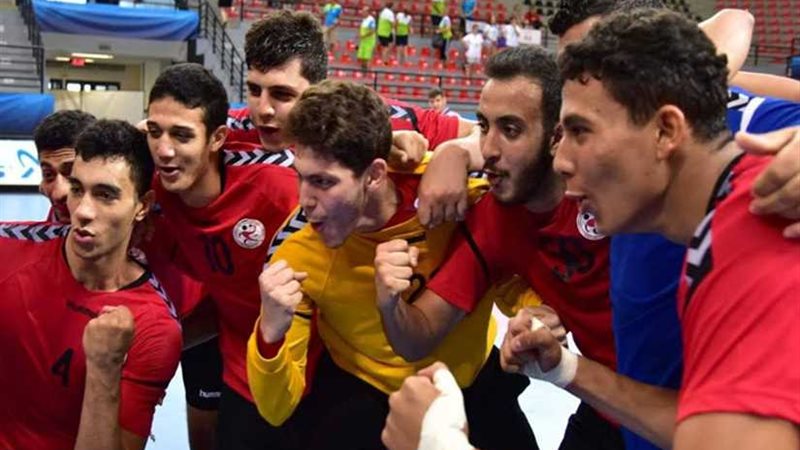 200 دولار مكافأة