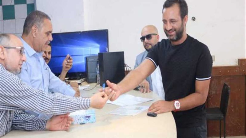 4 مرشحين في أول ايام