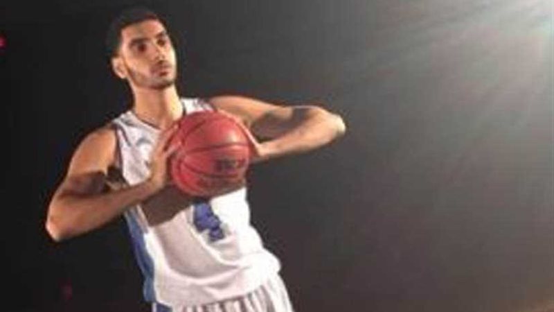 الأبيض يعرض 3 ملايين