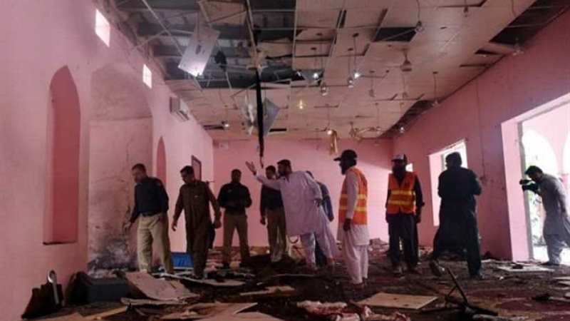 مقتل وإصابة 16 شخصا