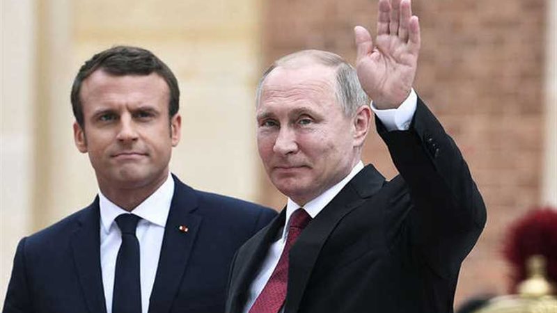 بوتين وماكرون يبحثان