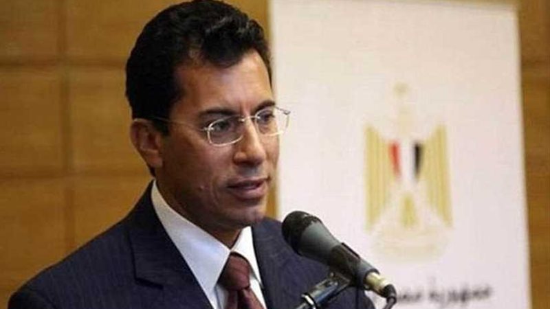 وزير الرياضة يشيد