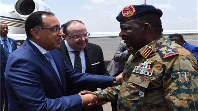 رئيس الوزراء يصل