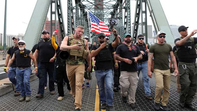 اعتقال ما لا يقل