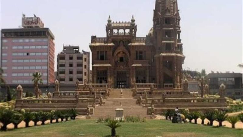 الآثار: توظيف قصر