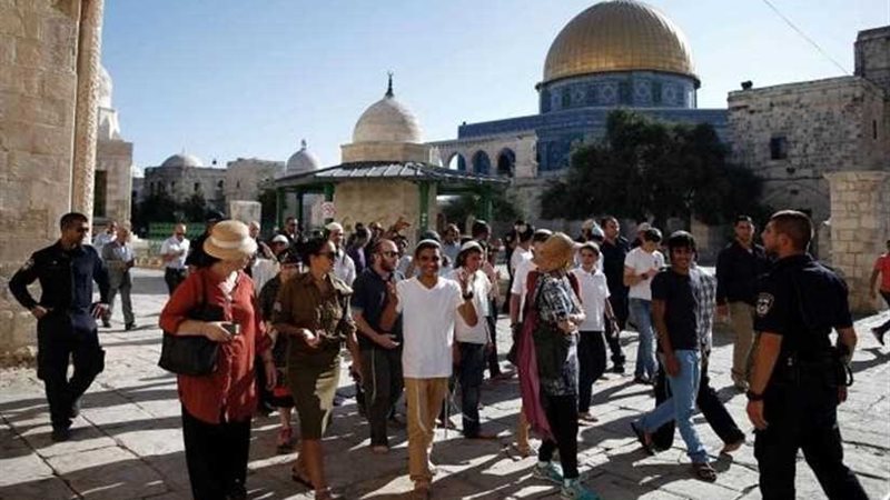 عشرات المستوطنين