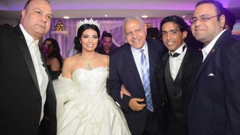 تهنئة بزفاف آية أبو