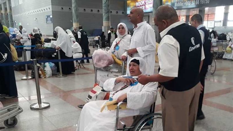 مصر للطيران تواصل