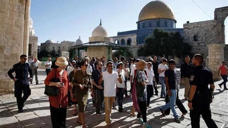 عشرات المستوطنين