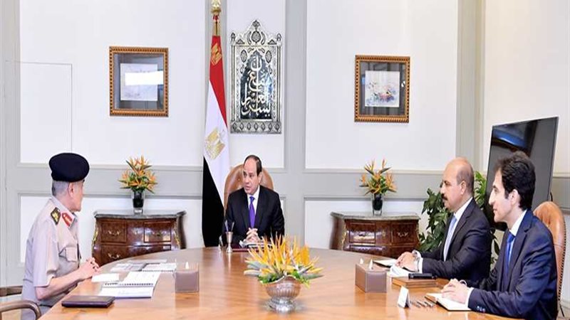 الرئيس السيسي يستعرض
