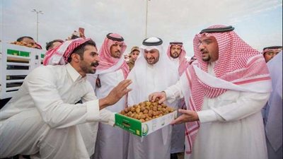 بالصور.. مهرجان للتمور في السعودية.. والإقبال كبير