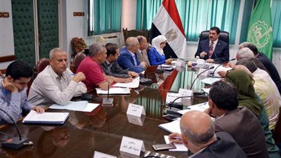 القليوبية تناقش مواجهة السحابة السوداء