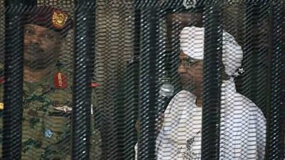 مفاجأة في محاكمة الرئيس السوداني السابق