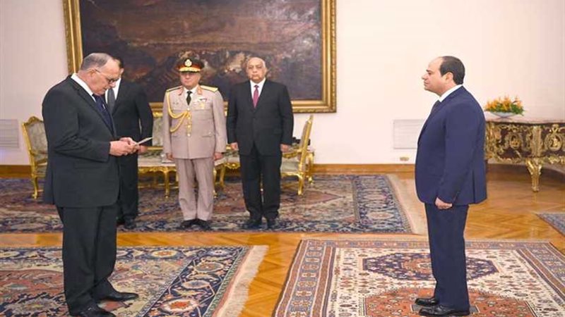 الرئيس السيسي يشهد