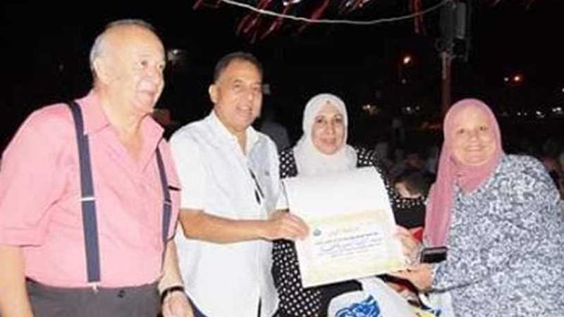 عائلة تكرم قياداتها