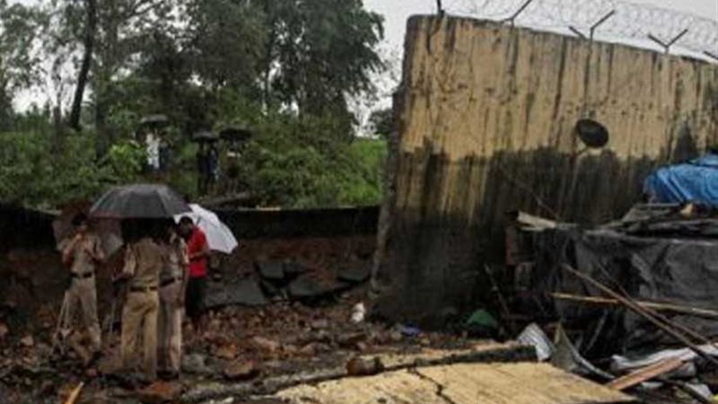 مصرع 4 أشخاص وإصابة