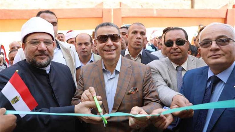 وزير الأوقاف ومحافظ