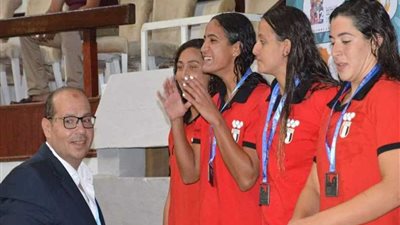 المدير الفني لمنتخب السباحة يتوقع الحصول على 40 ميدالية بالألعاب الإفريقية