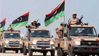 الجيش اليمني يسيطر على 3 معسكرات في شبوة